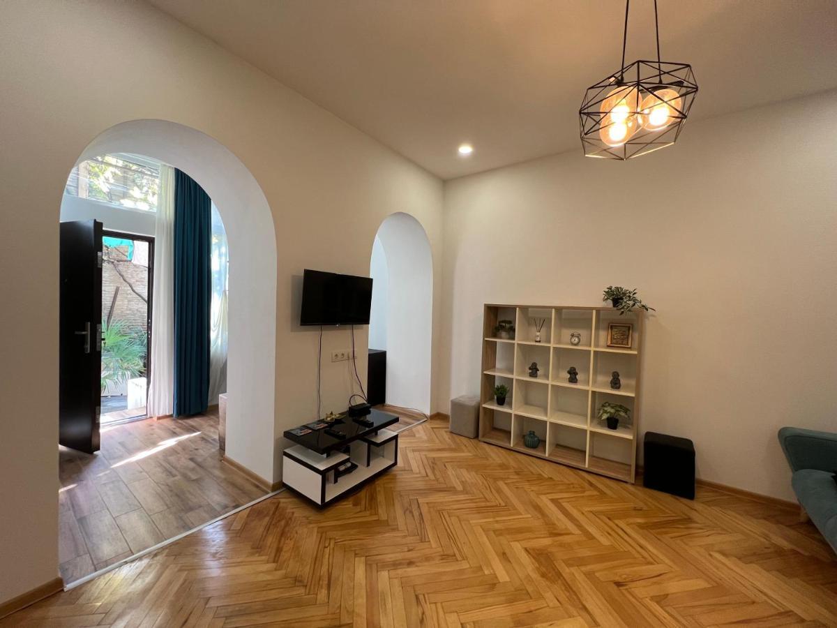 Cosy Apartment In Tbilisi Centre מראה חיצוני תמונה